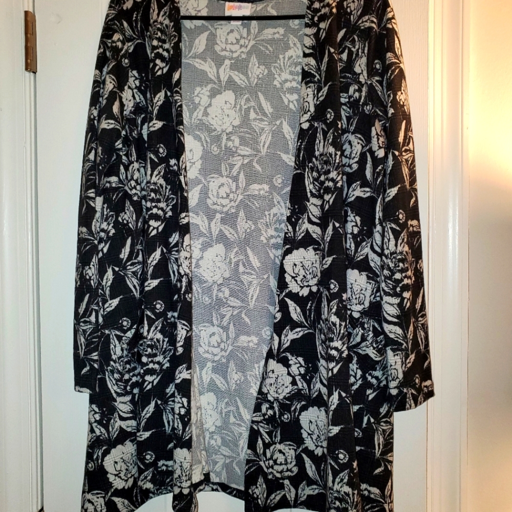 Gorgeous LuLaRoe Sweater cardigan!